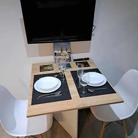 Acc Serrano 1 Aparcamiento Cercano Apartment Jaen